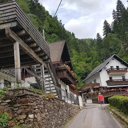 Apartament In Dorfzentrum Near Feld am See