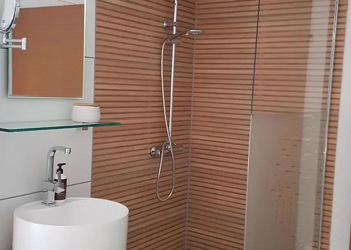 In Dorfzentrum Near דירה