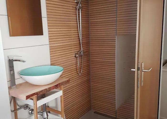 In Dorfzentrum Near דירה פלד אם סי